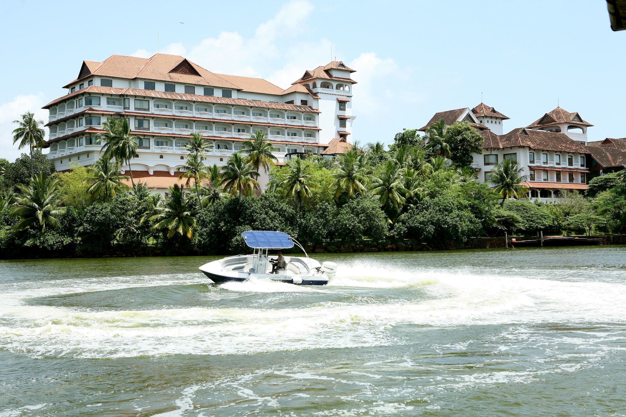 The Leela Ashtamudi, A Raviz Hotel Kollam Extérieur photo